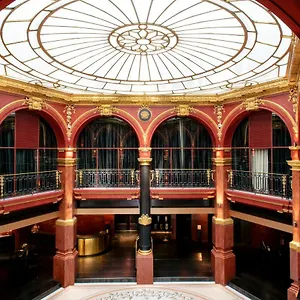 Banke Opera, Autograph Collection Hotel Parijs